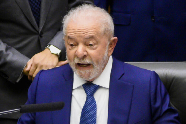 Lula vai cobrar impostos de compras na internet